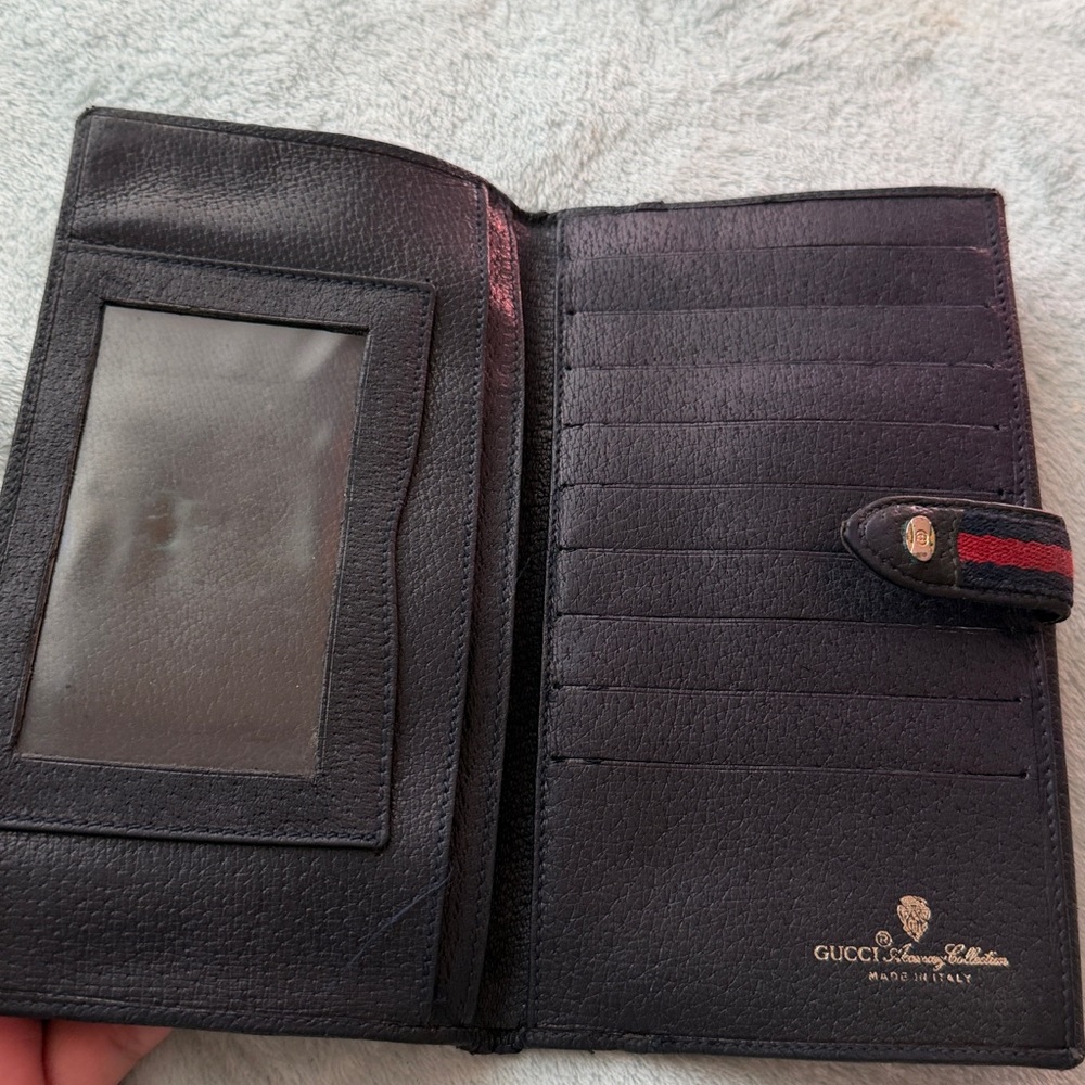 Gucci Black and Cream Monogram Clutch - Picture 11 of 16